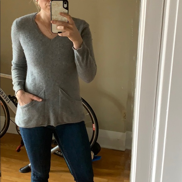 100% Cashmere Grey Sweater Garnet Hill - Picture 6 of 7